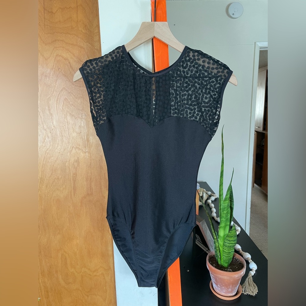 Black leotard with Polkadot lace 🐈‍⬛